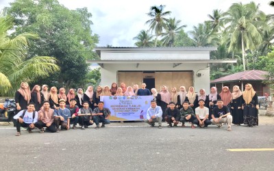 Berbagi Berkah Ramadhan: Tebar Takjil oleh Pengurus Organisasi Kesiswaan SMA Negeri 1 Sarjo